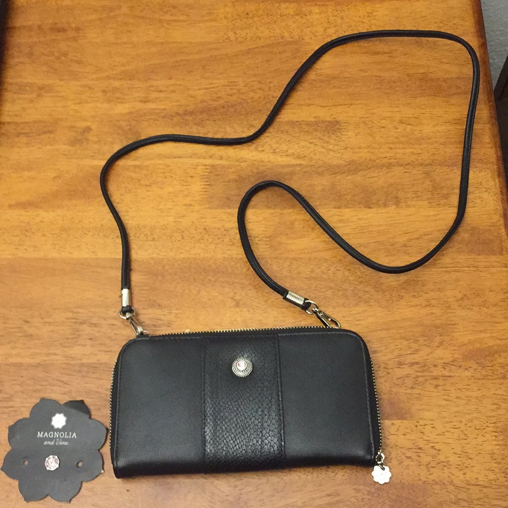 Magnolia vine purse